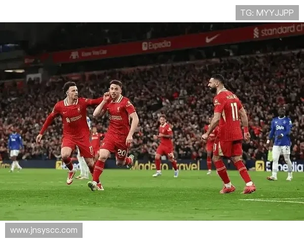 拉亚本赛季在英超表现稳健，扑救成功率持续提升