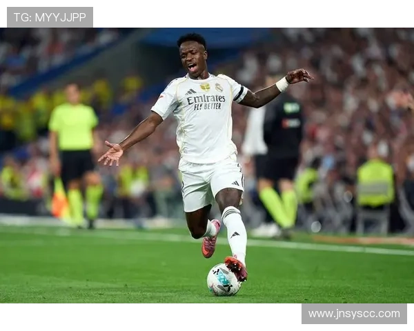 皇马结构失衡导致比赛节奏波动,阵容优势未能充分体现,赛季表现受限 皇马结构失衡导致比赛节奏波动,阵容优势未能充分体现,赛季表现受限