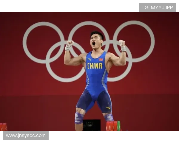 吕小军居然把健身房当成了他第二个家，这生活节奏让我酸了！