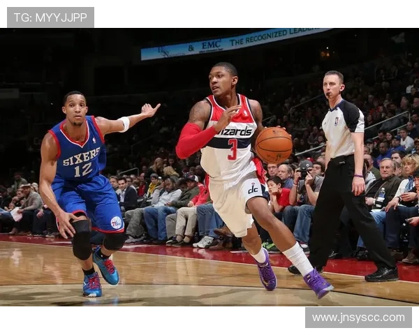 比尔相比奇才时期增加无球空切并以高效产出主导太阳进攻节奏